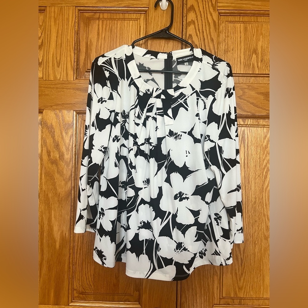 Karl Lagerfeld - Stitch Fix - Floral Black and White Women's Top